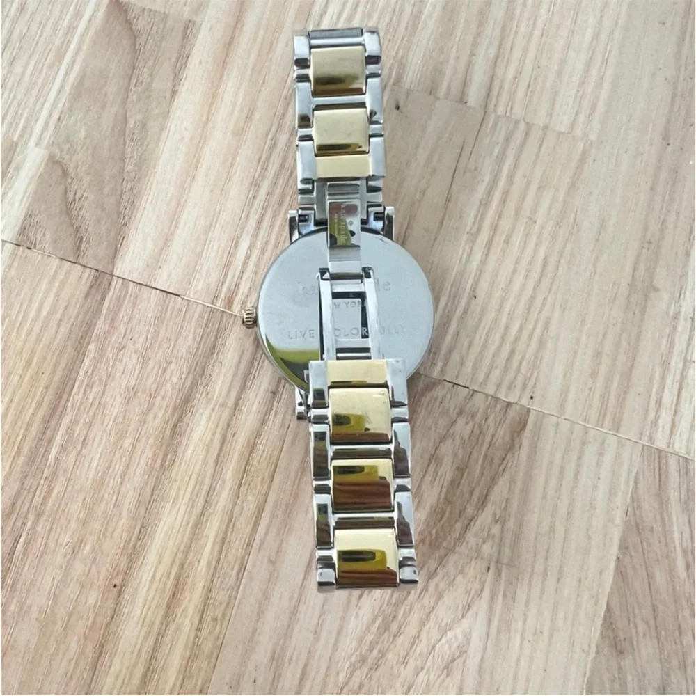Kate spade New York ladies two toned round dress watch NEW BATTERY